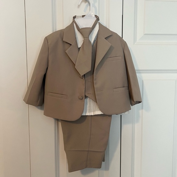 5pc Khaki Tuxedo size 1 - Picture 1 of 6